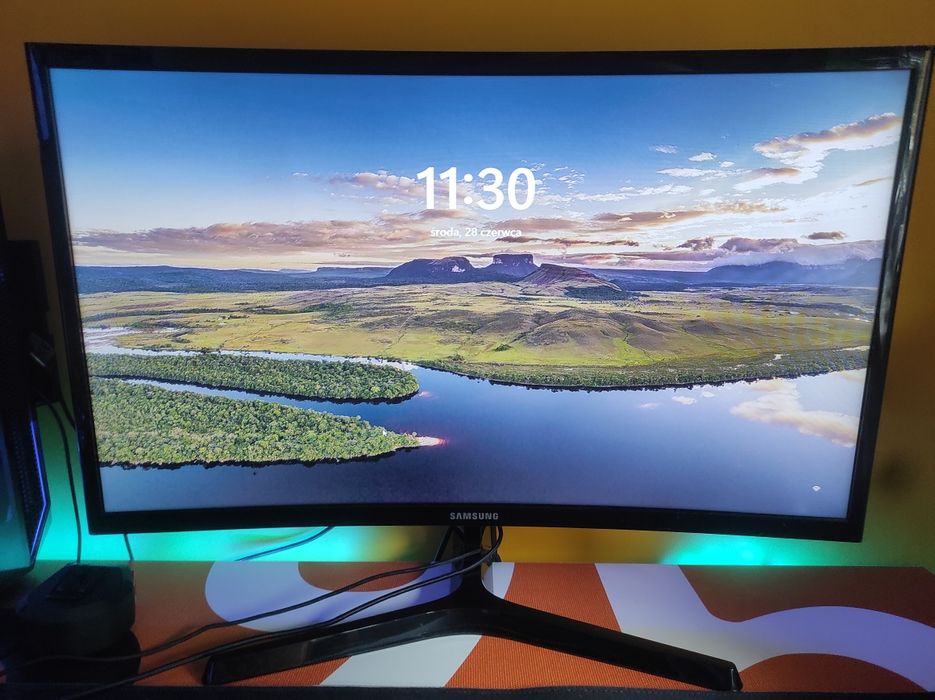 Monitor Samsung 60hz zakrzywiony