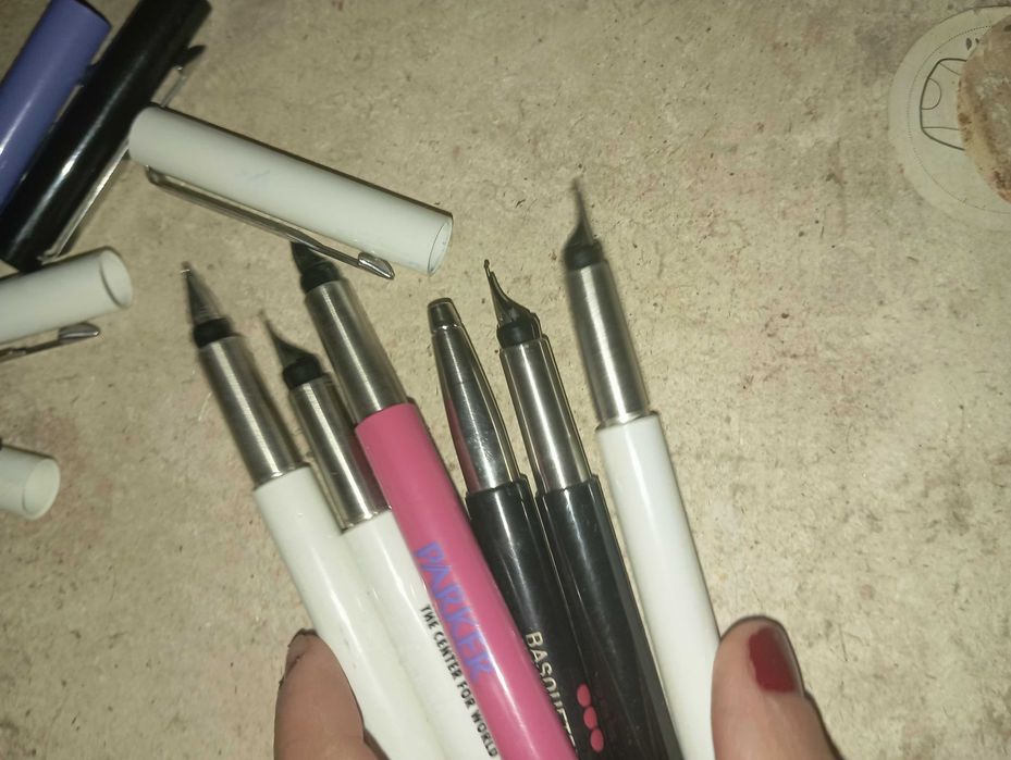 6 canetas Parker um a sem bico sem tinta