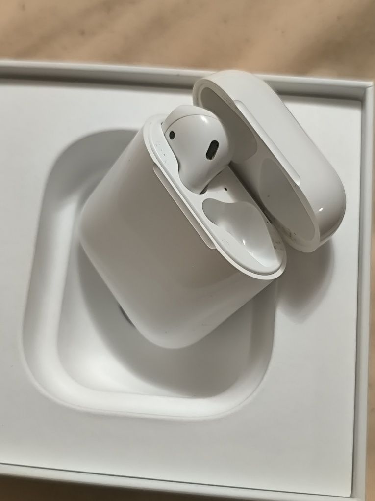 Оригінальні Apple Airpods