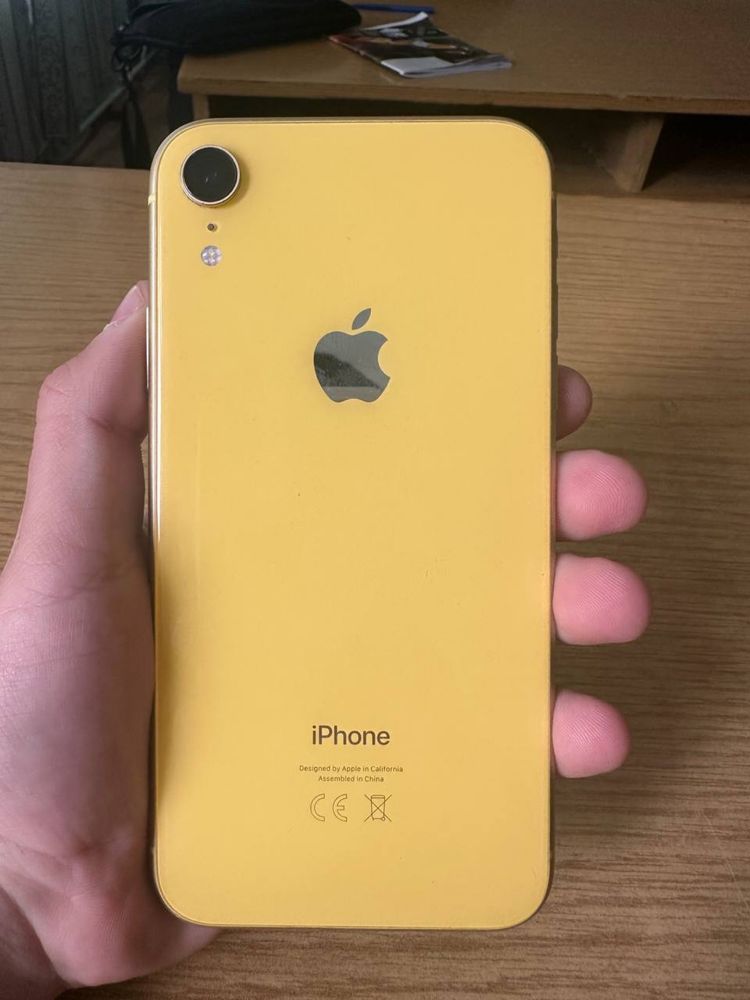 Телефон Iphone XR