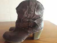 Botas Castanhas Salto