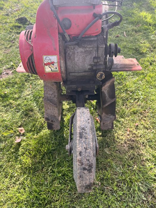 Motoenxada com rodas de ferro - Motor Honda