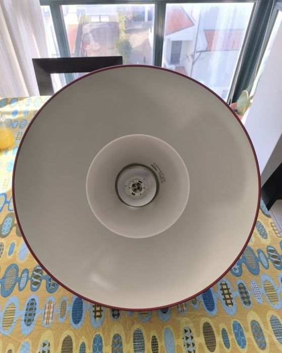 Candeeiro IKEA vermelho metal