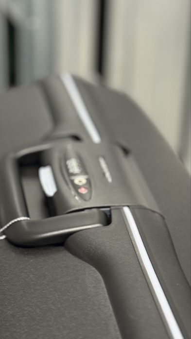 Roncato Light 80l walizka średnia