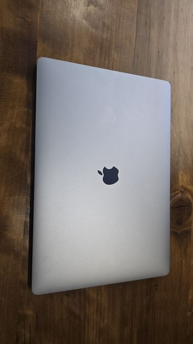 Macbook Pro 16 - I7 com Placa Gráfica - 2019