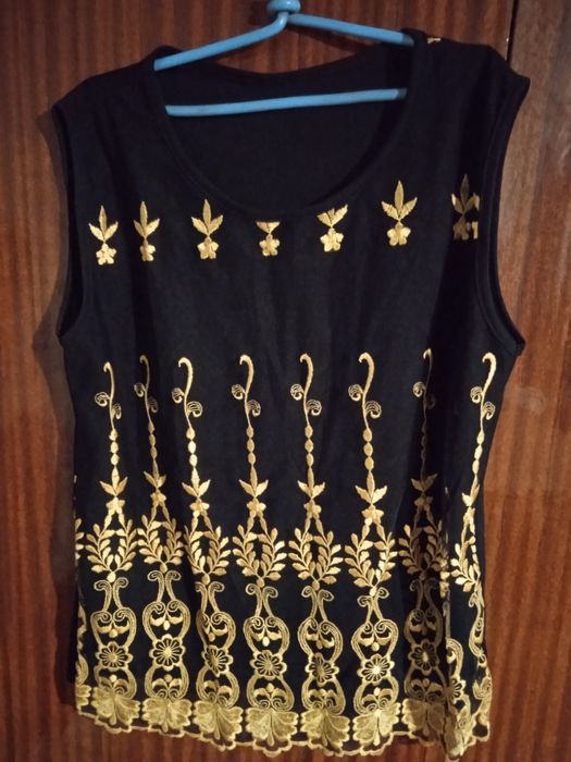 Продам женский костюм двойка