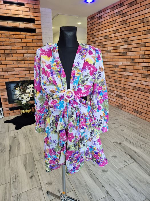 Krótka sukienka w kwiatki w stylu boho M/L