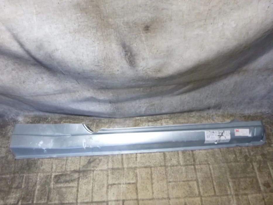 ford focus mk1 3d próg prawy