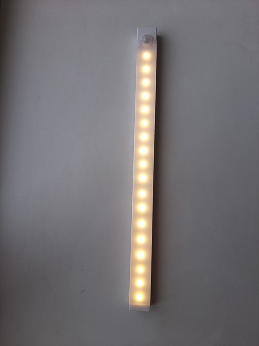 LED светильник беспроводной с датчиком движения