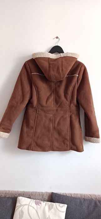 Brązowy kożuch damski