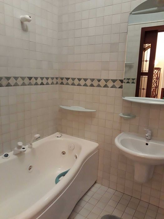 Подол, Андреевский спускск 2в, статусный дом, высокие потолки