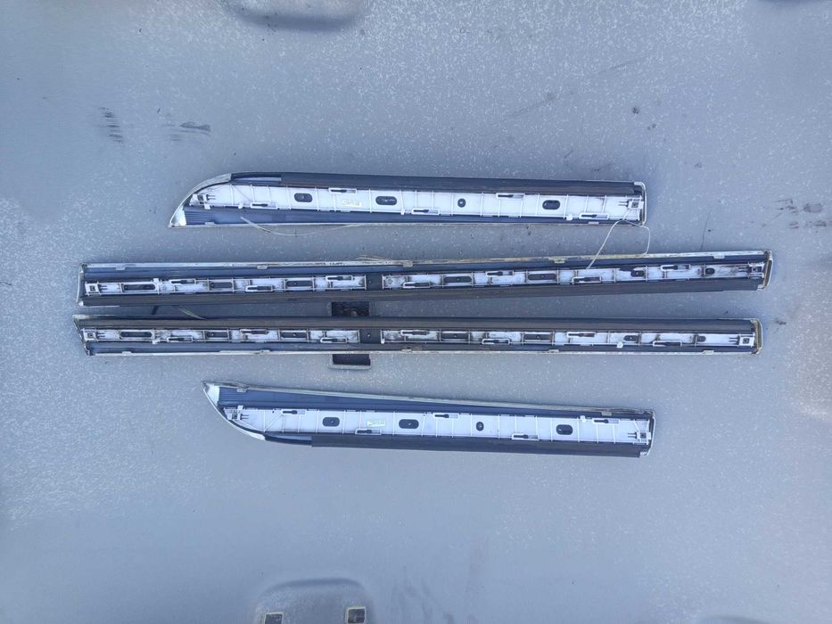 Listwy Drzwi Komplet 4sztuki AUDI A6 C6 Allroad 4F9.853.069C