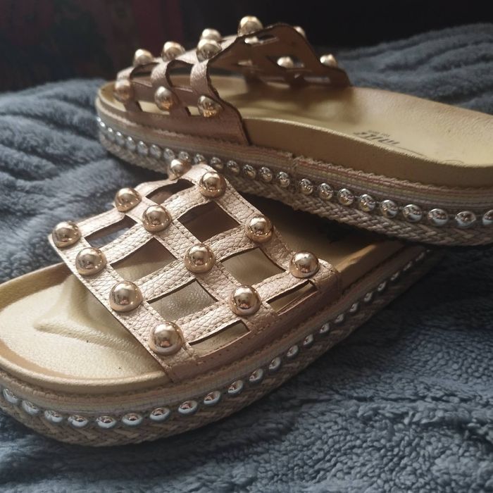 Босоножки 36 раз.