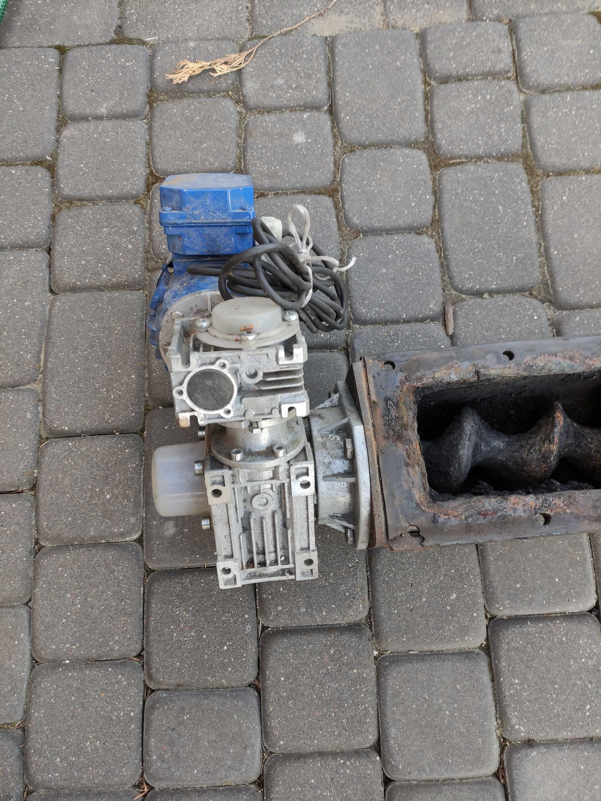 Sprzedam podajnik