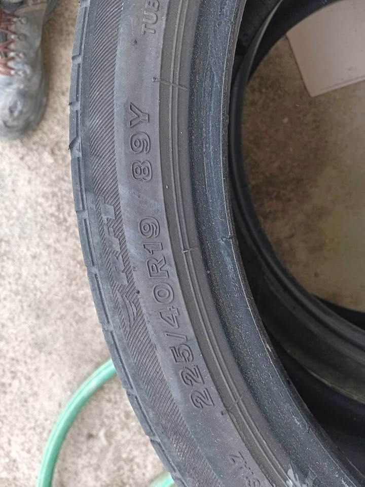 Pneus 225/40R19/89Y Brindgestone Potenza