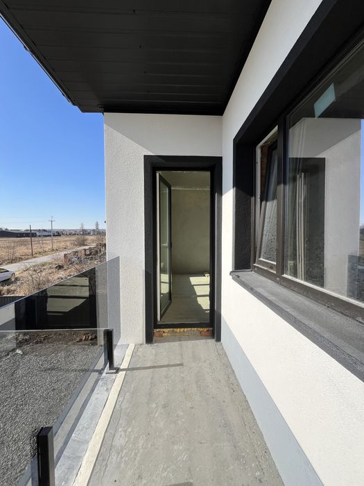 Продається дуплекс з гаражом. Земельна ділянка 5 сотих