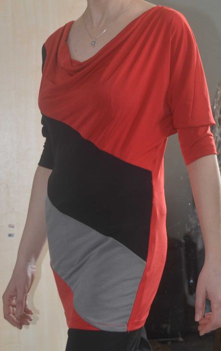 Czerwona tunika w szare pasy rozm.38