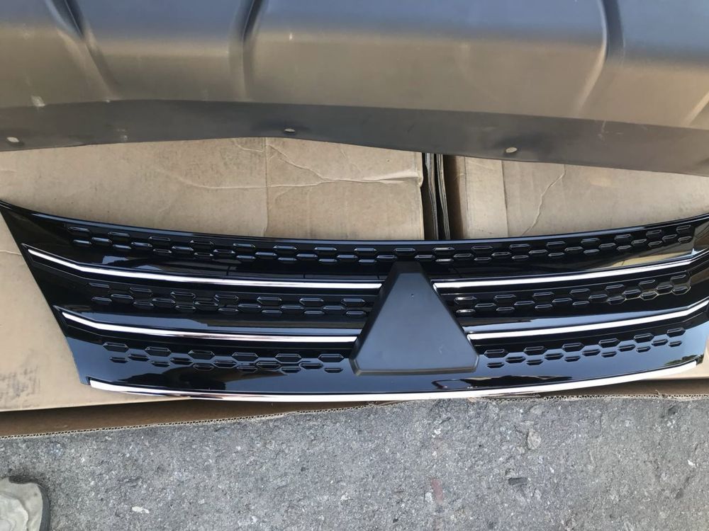 Бампер передній mitsubishi outlander 2022 2023 2024
