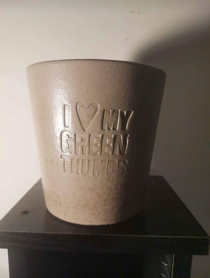 Vaso em cerâmica pintado à mão