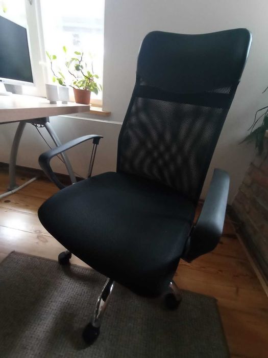 Fotel biurowy Plus jak nowy , prawie nie używany