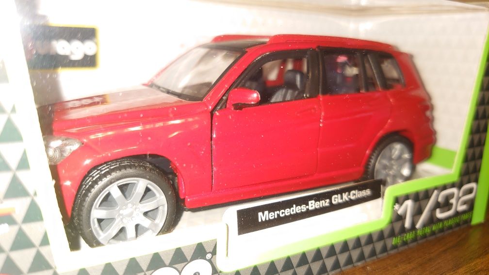 Bburago Mercedes-Benz GLK-Class 1:32 Burago