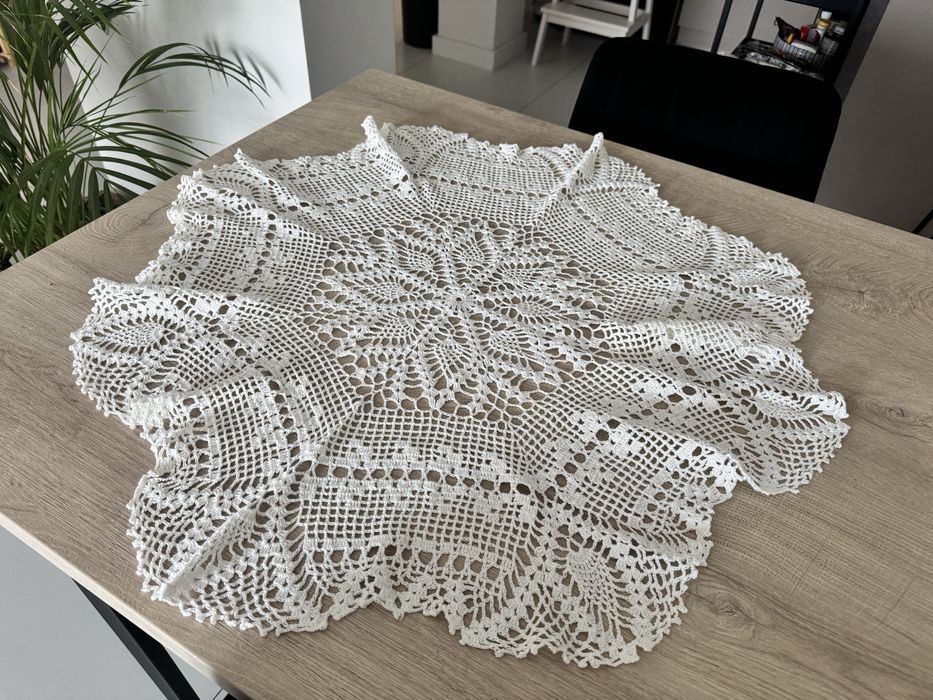 Recznie robiona swewetka na stol 76 cm