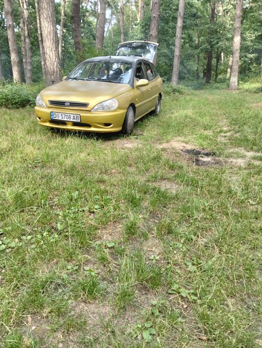 Кіа Ріо 1 покоління