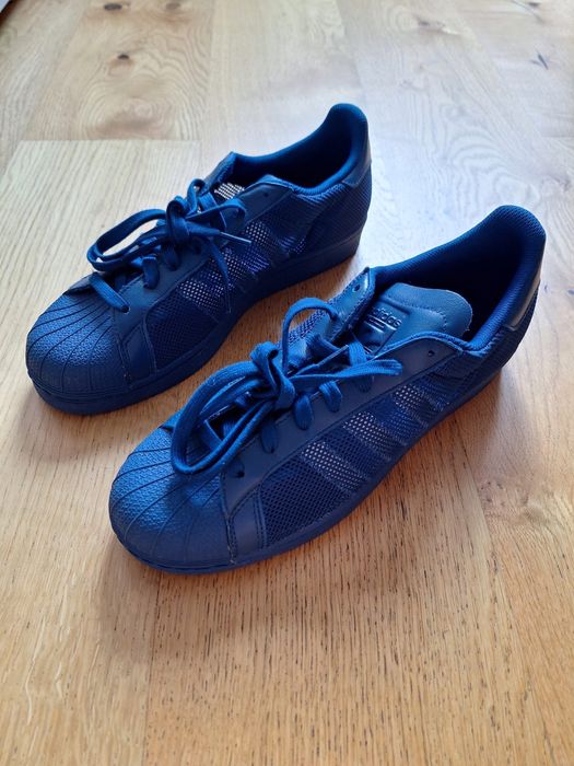 Buty adidas Superstar triple BB3695 rozmiar 45 1/3 granatowe
