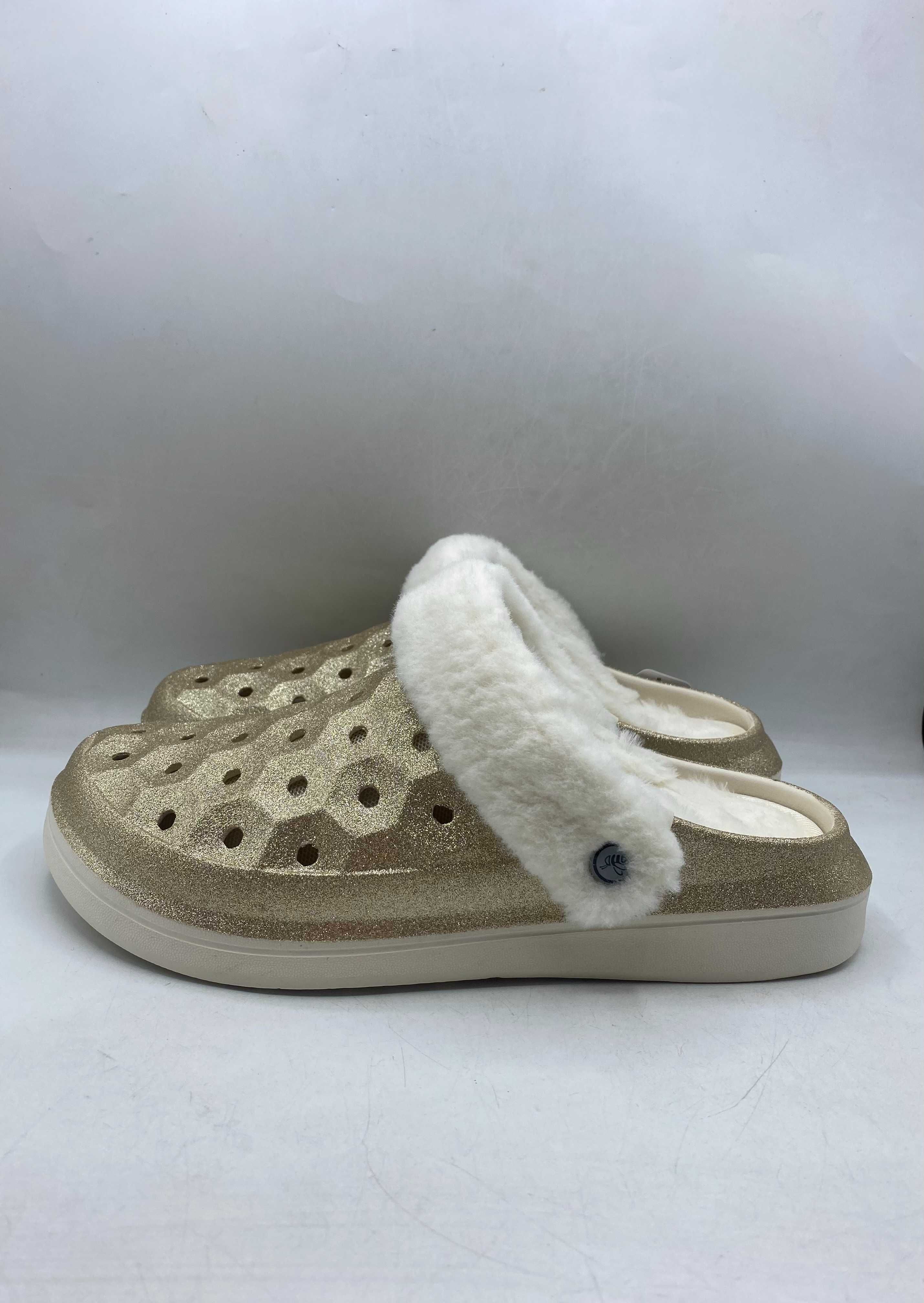 Крокси joybees varsity lined clog trendsetter gold glitter\natural