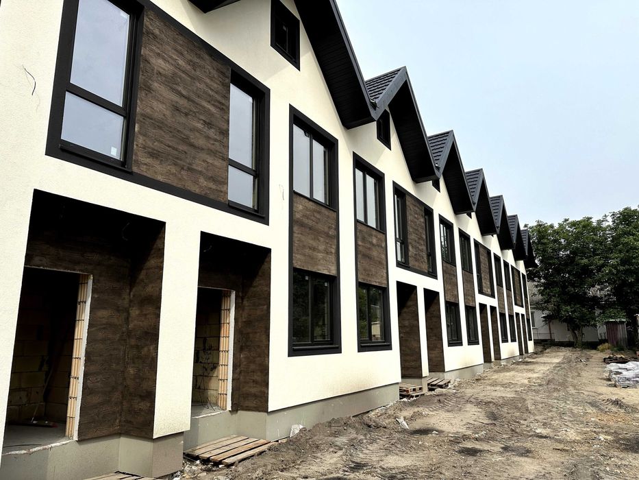 Таунхаус м. Буча , 3х поверховий , Бучанський Парк ,без % та комісіЇ,