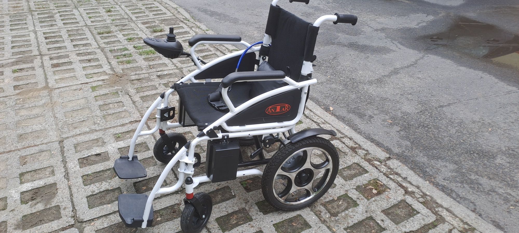 Wózek elektryczny inwalidzki