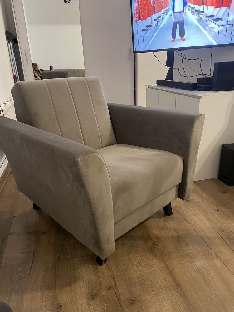 Nowy stylowy fotel