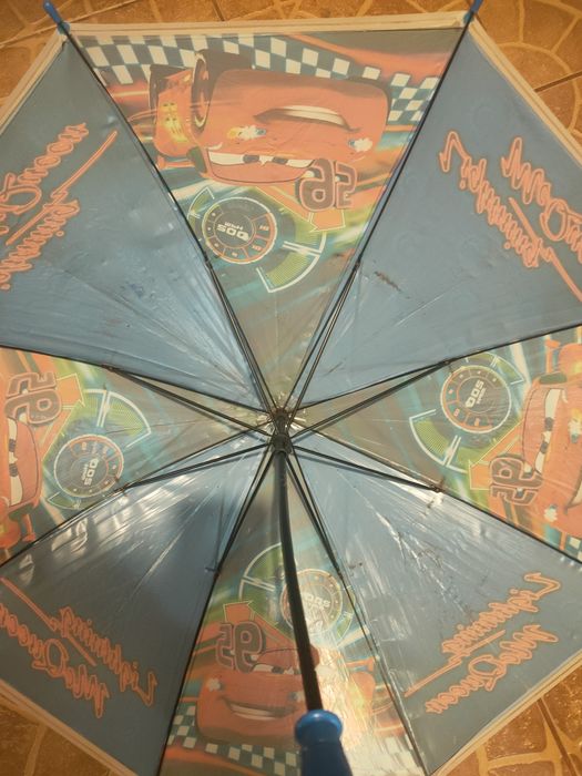 Parasol z bajkowym motywem