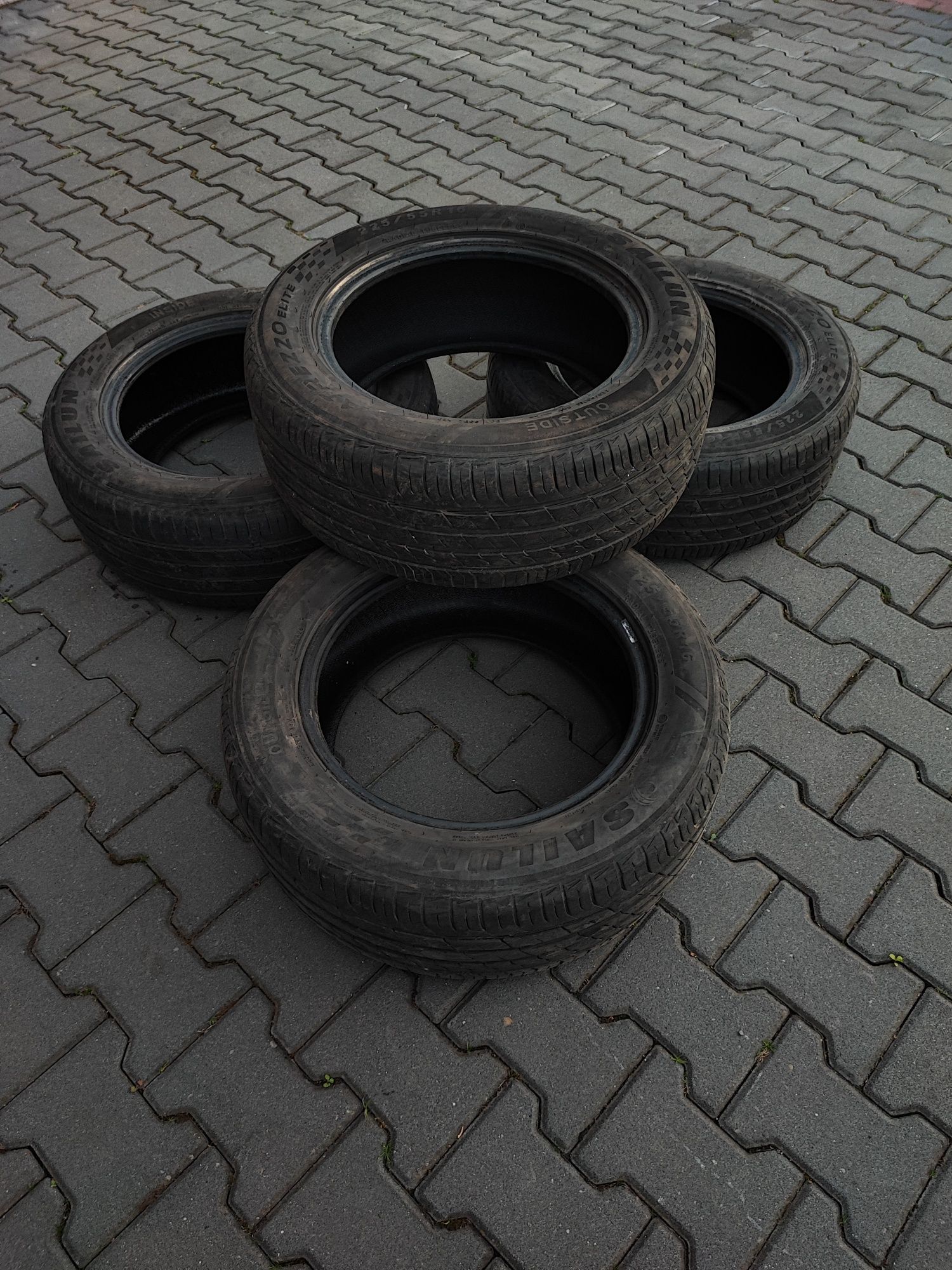 Komplet opon letnich 225/55R16