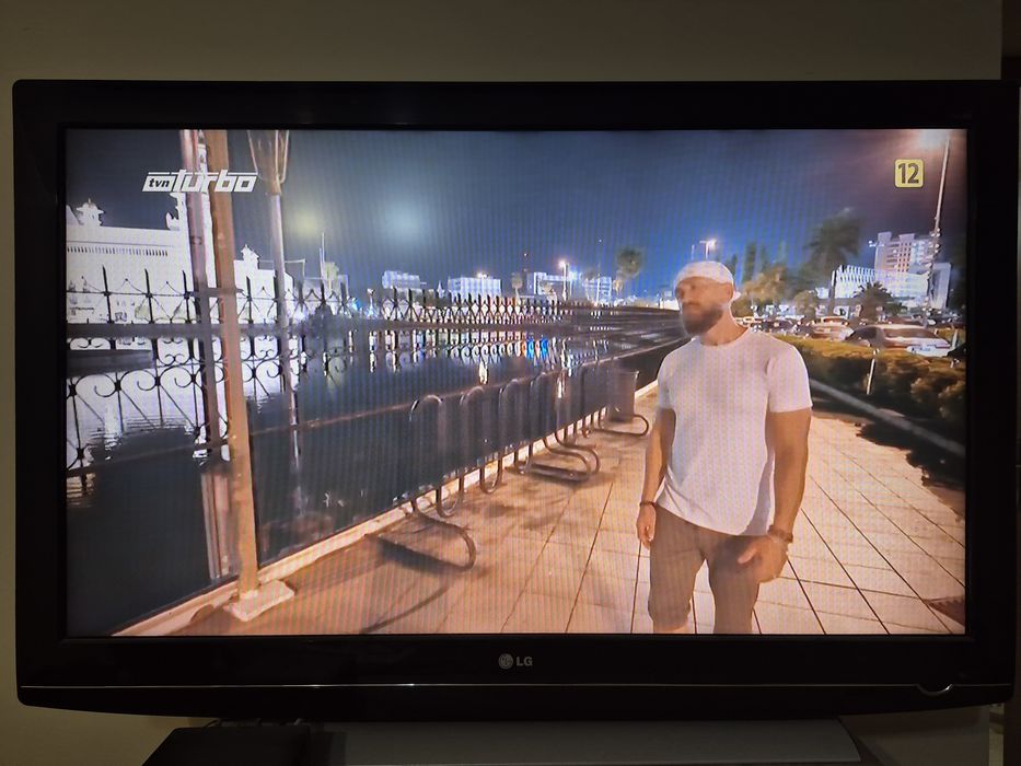 Telewizor LG ful HD 47 cali