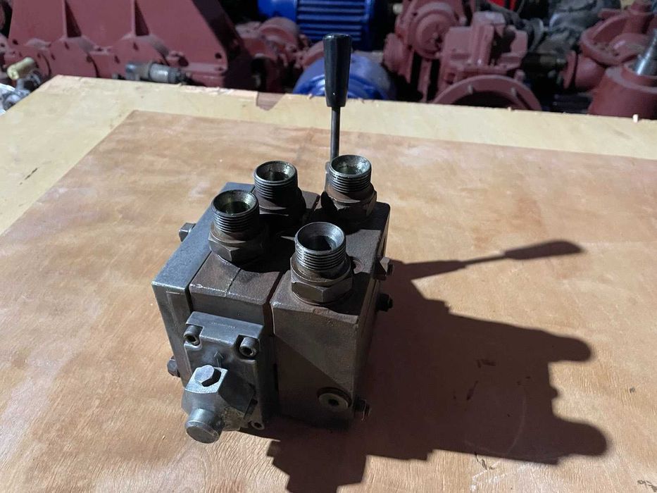 Продам гидро распределитель Danfoss PVG 32 1-Section 32 - 1  /140 бар.