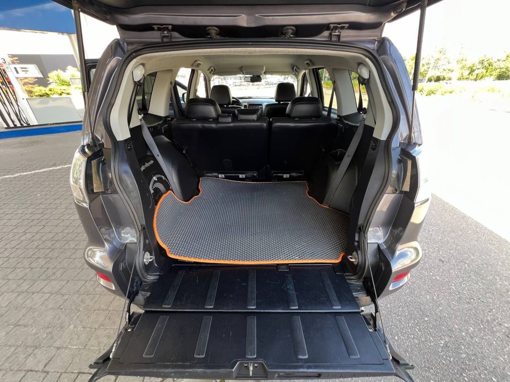 Mitsubishi Outlander XL ДИЗЕЛЬ АВТОМАТ 7 мест (Митсубиши Аутлендер)
