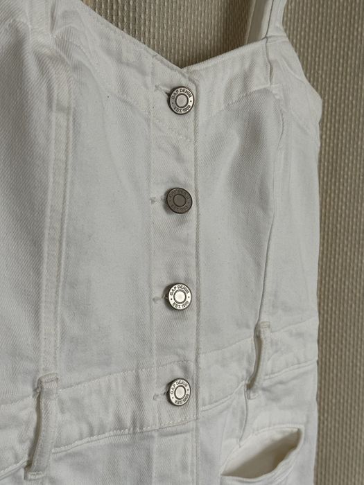 Sukienka na szelkach