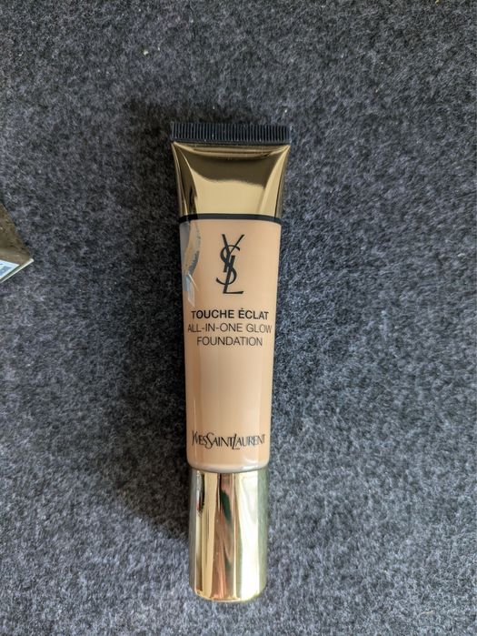 Base YSL Touche Éclat BD40