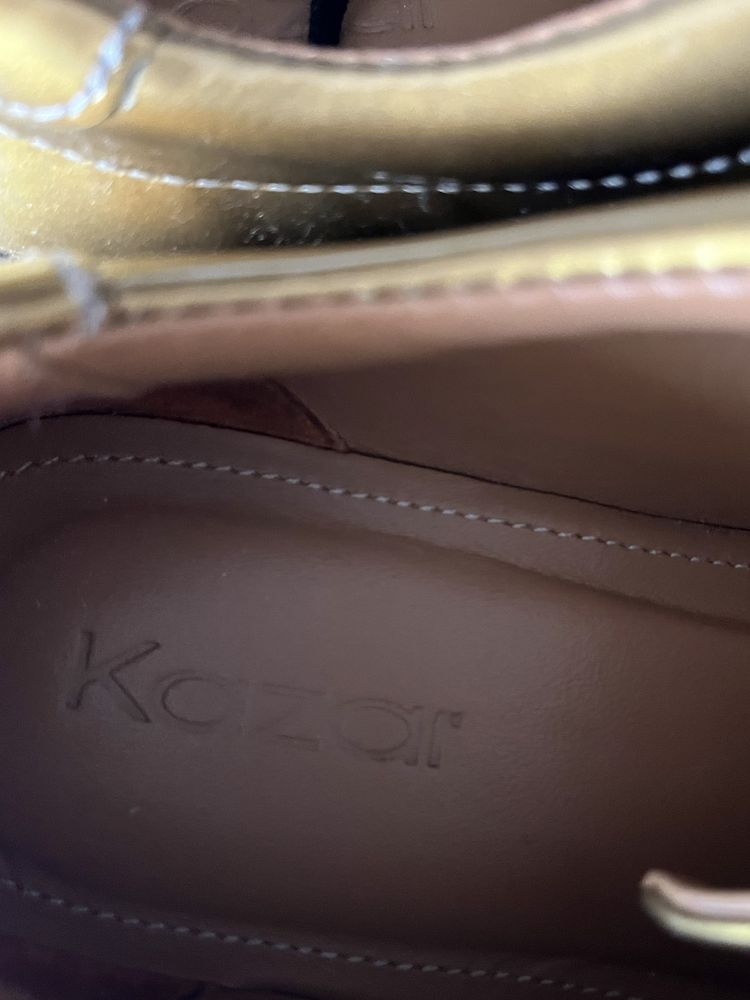 Buty  zlote lakierowane kazar