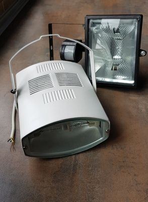 Светильник/Прожектор потолочный повортоный металлогалогенный +лампа