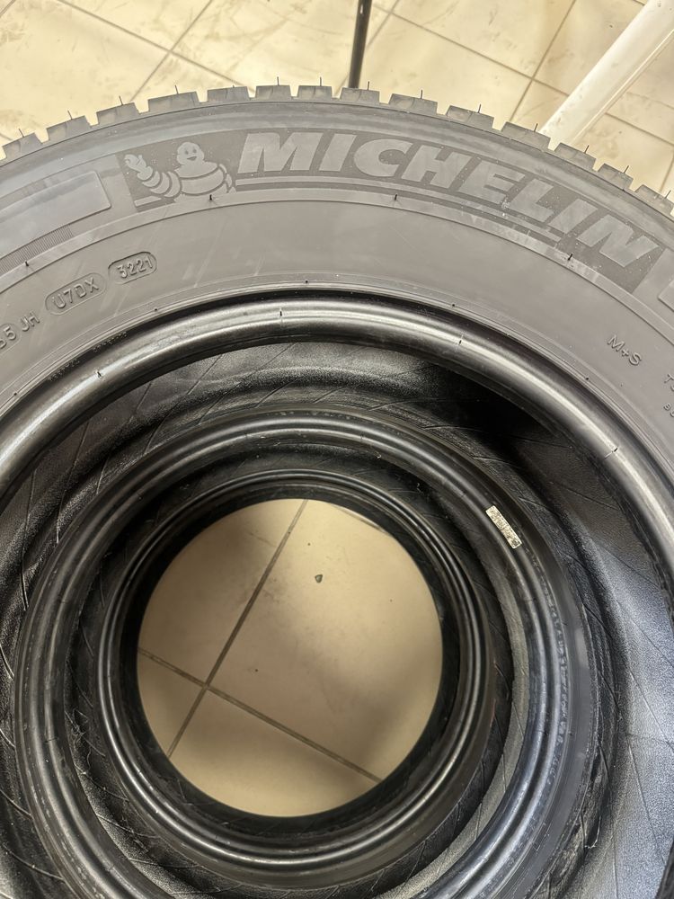 Шини225/75 R16с/Michelin Agilis 21р.стан нових