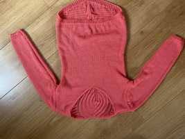 Różowy sweterek koronka