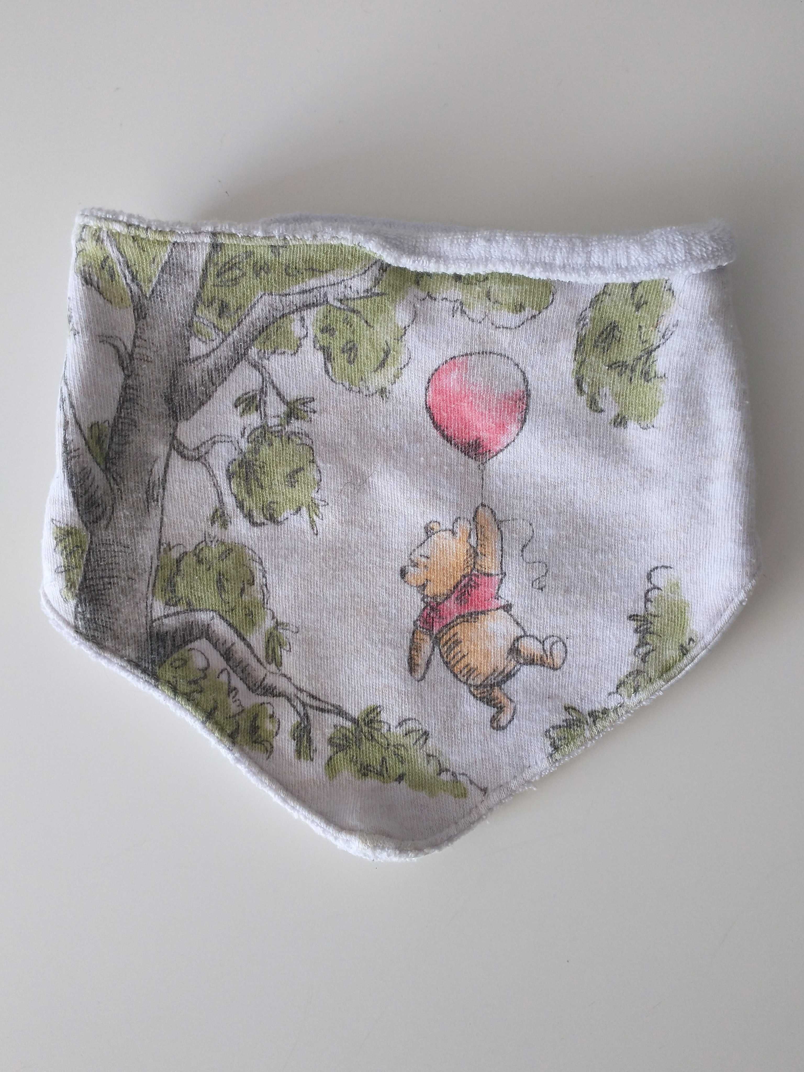dziecięca chusta / śliniak z motywem Kubusia Puchatka, marki Primark