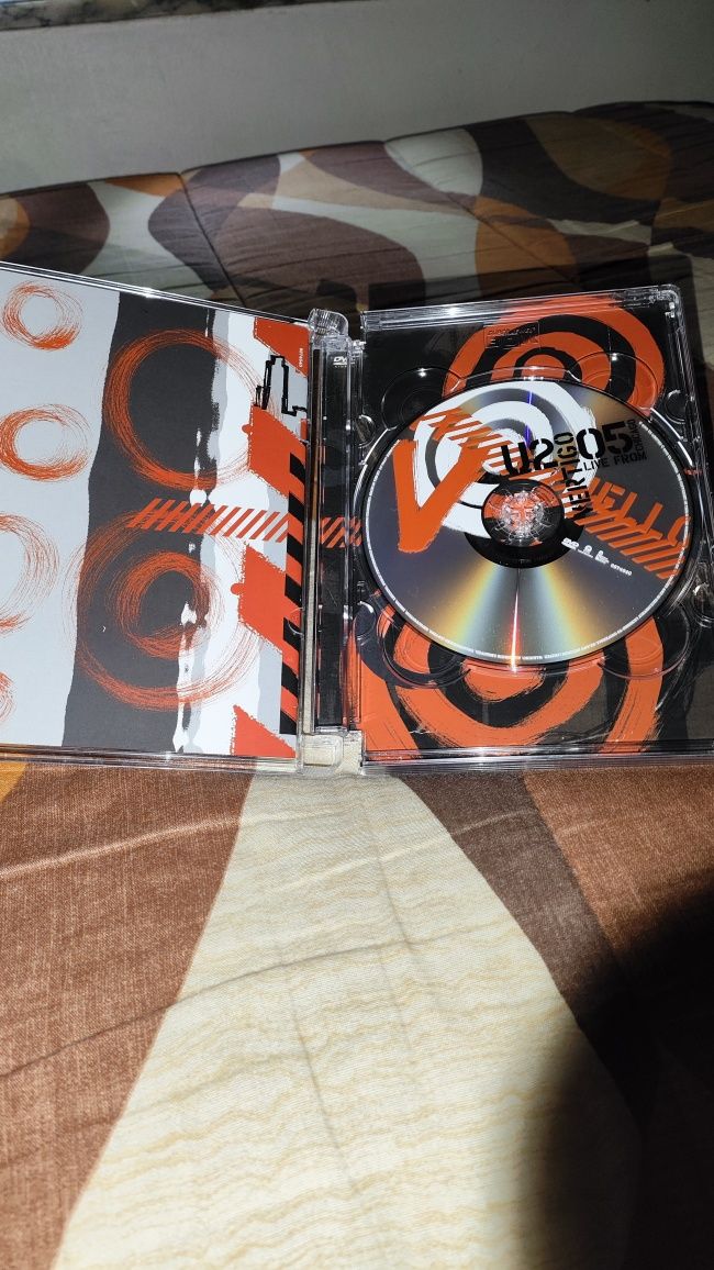 U2 Vertigo" Live From Chicago"