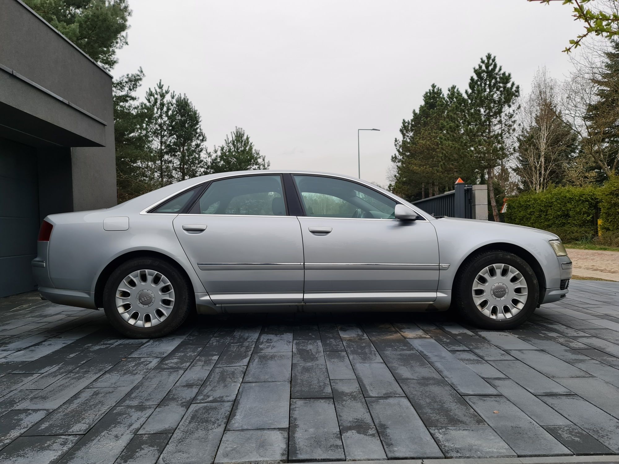 Audi A8 D3 4.2 benzyna Quattro 2003r.