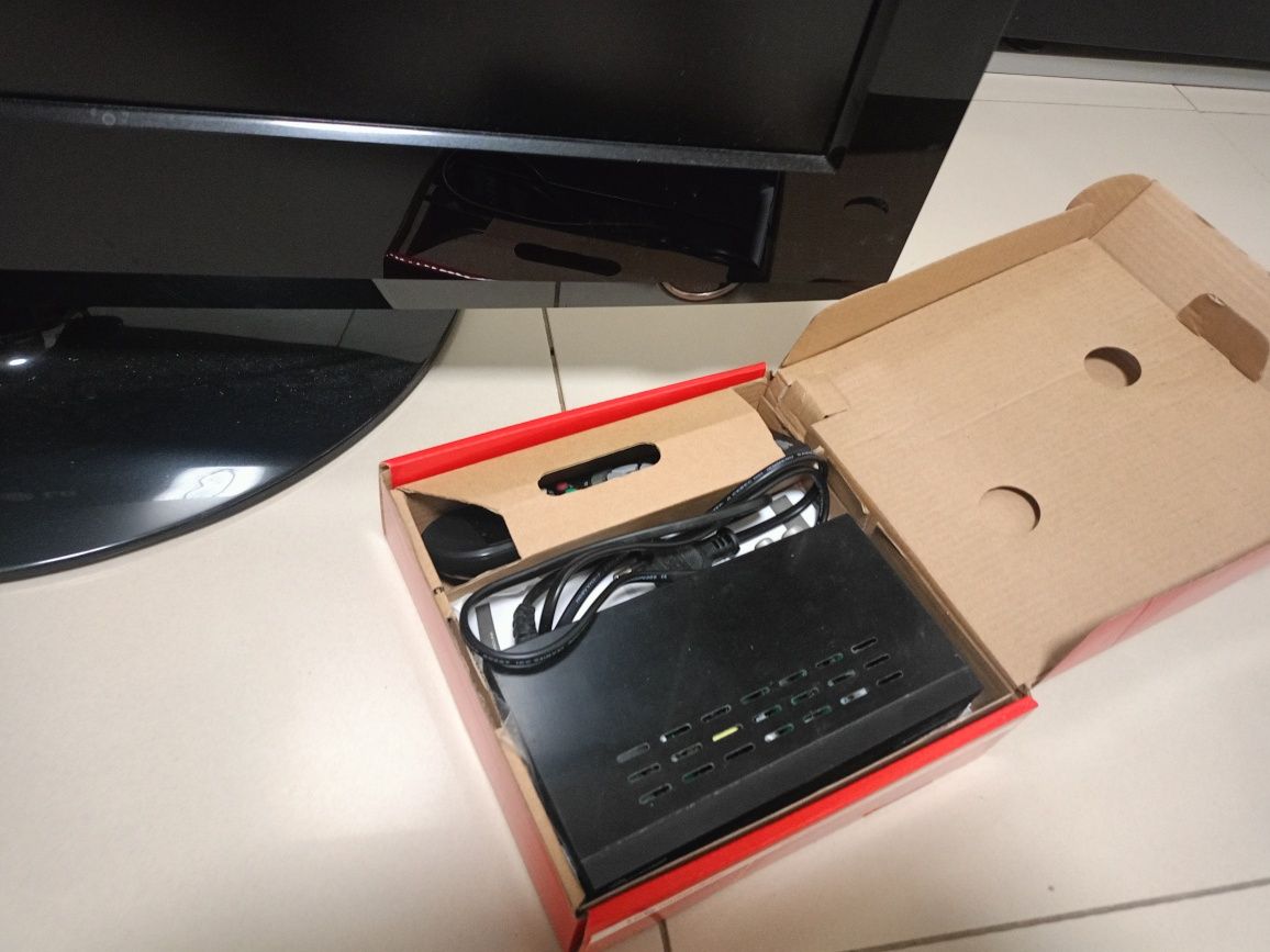 Telewizor LG 32 cale + dekoder