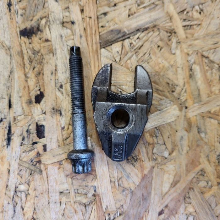 FORD FOCUS MK3 15-18R 1.5 TDCI STOPKA MOCOWANIE WTRYSKIWACZA WTRYSKU