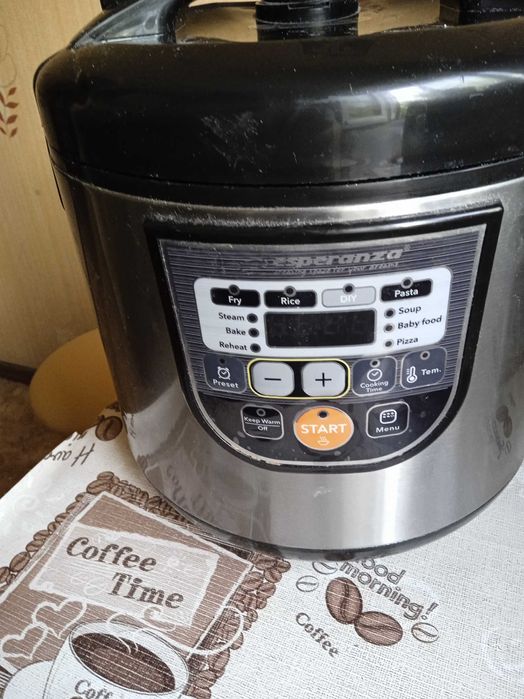 мультиварка   б.у в  отличном состоянии