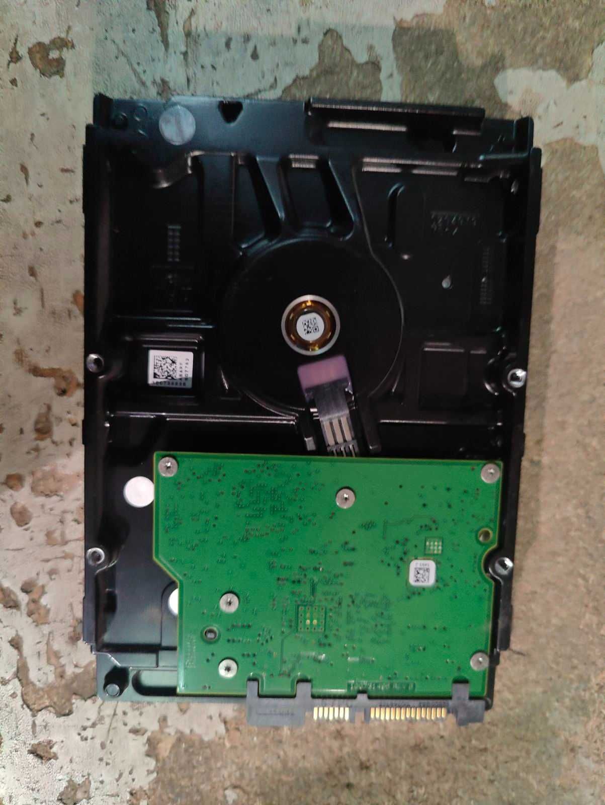 Жорсткий диск Seagate BarraCuda HDD 1TB 64MB ST1000DX001 3.5 SATA III